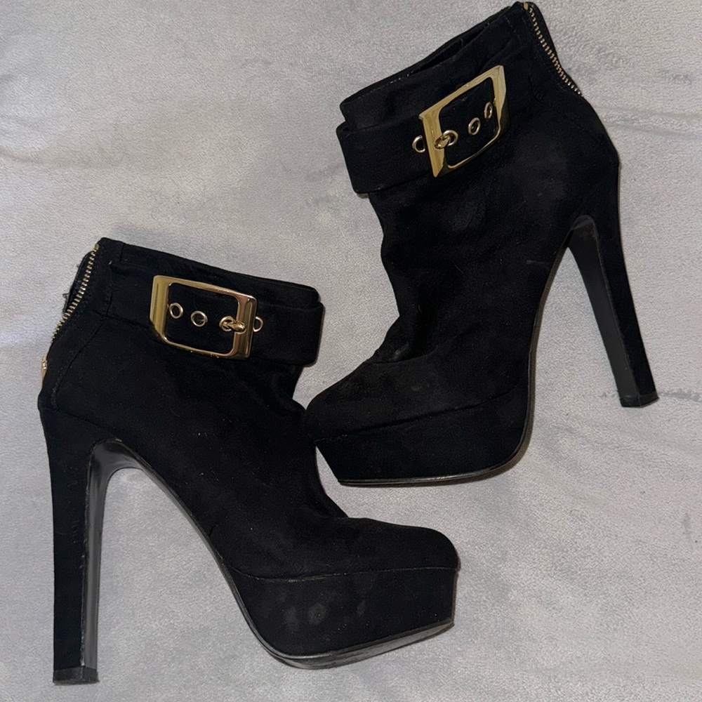 size 6.5 women's platform suede bootie Aldo